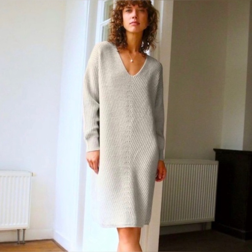 Aritzia Gray Knit Dress